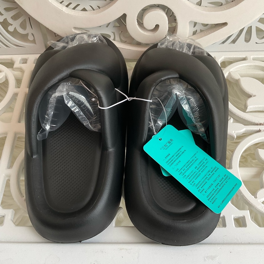 SLIP ON SANDALS - Picture 2 of 4